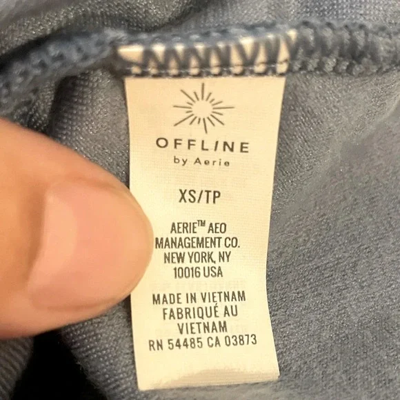 Offline by aerie cropped velour hooded top xs - Picture 3 of 9